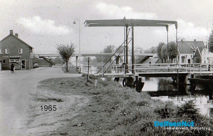 Vernieuwde voetbrug Lemelerveld - Foto: Ingezonden foto