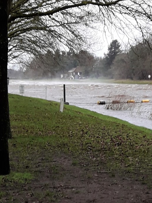 Situatie Vecht tijdens de storm - Foto: Eigen geleverde foto