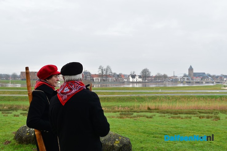 Afbloasen bij hoog water aan de Vecht - Foto: Johan Bokma
