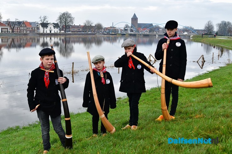 Afbloasen bij hoog water aan de Vecht - Foto: Johan Bokma