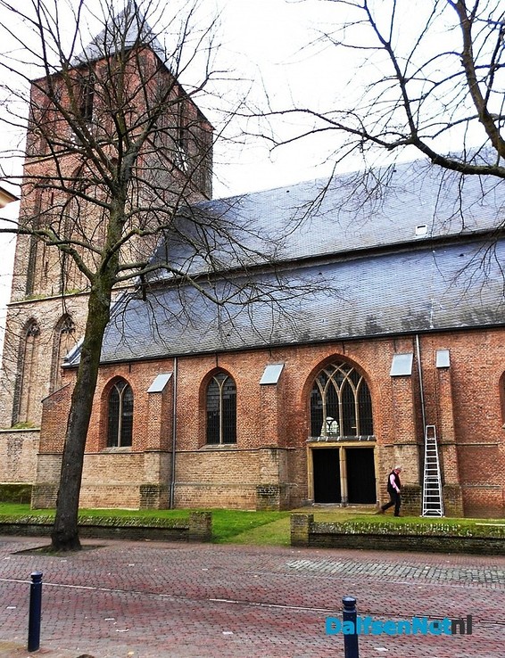 Klok grote kerk loopt voor