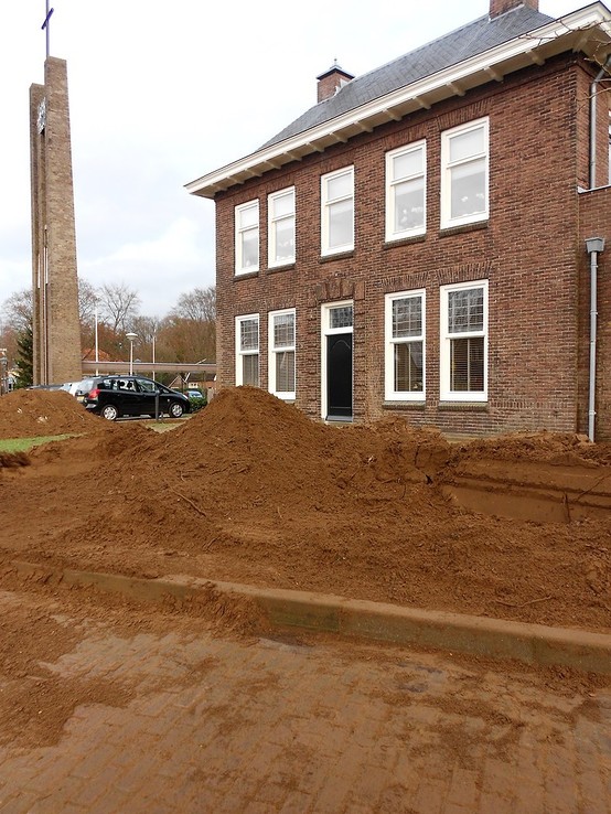 Vrachten zand in Hoonhorst niet voor hoogwater