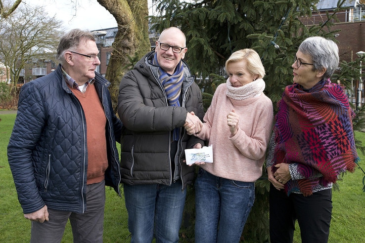 Eerste gift van 2018 voor Hospice al weer binnen - Foto: Geert Bistervels