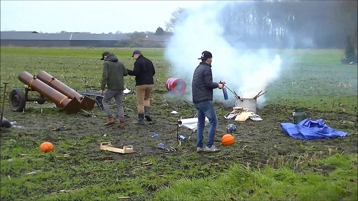 Carbid schieten regio Dalfsen (Video)
