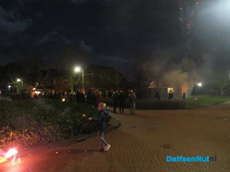 Grandioos dorpsvuurwerk in Hoonhorst - Foto: Wim
