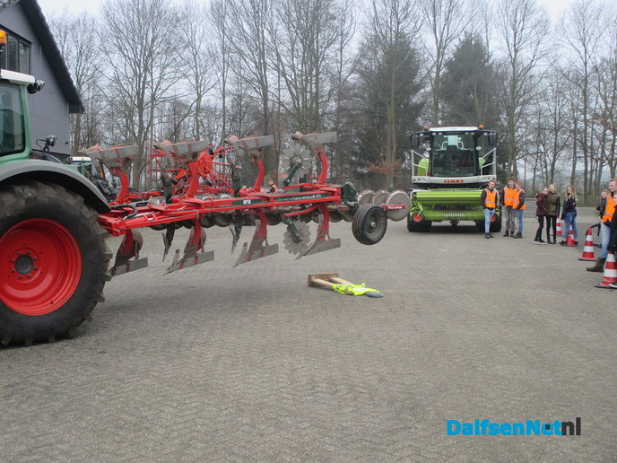 Veilig Omgaan Met Opvallen Landbouwverkeer ( VOMOL ) - Foto: Ingezonden foto