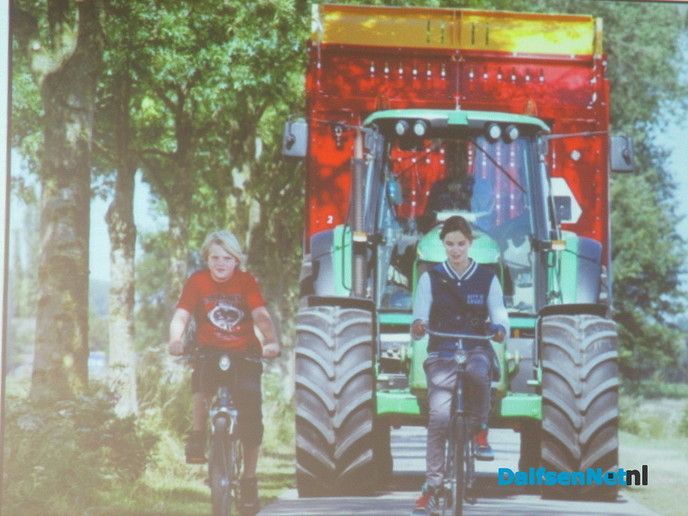 Veilig Omgaan Met Opvallen Landbouwverkeer ( VOMOL ) - Foto: Ingezonden foto