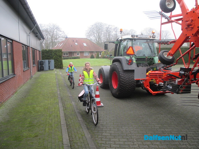 Veilig Omgaan Met Opvallen Landbouwverkeer ( VOMOL ) - Foto: Ingezonden foto
