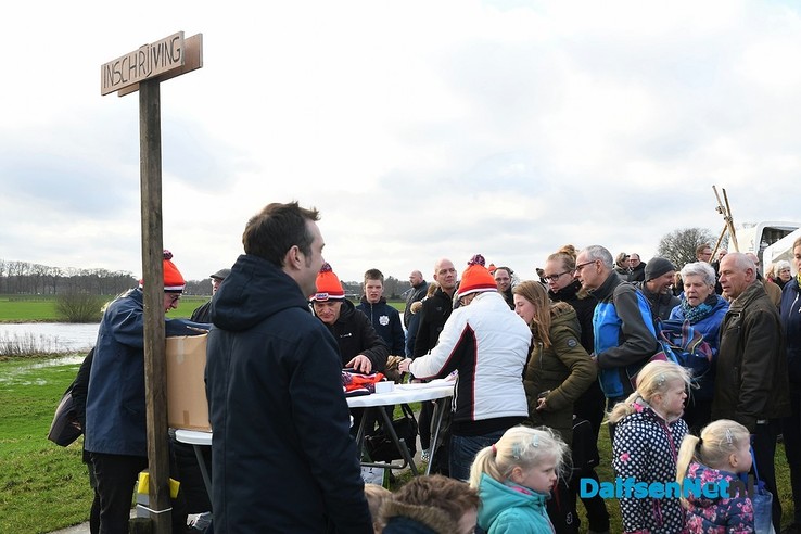 Boeren, burgers, buitenlui en politici het water in voor ALS - Foto: Johan Bokma