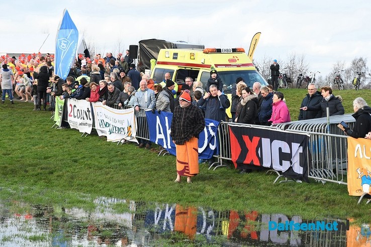 Boeren, burgers, buitenlui en politici het water in voor ALS - Foto: Johan Bokma