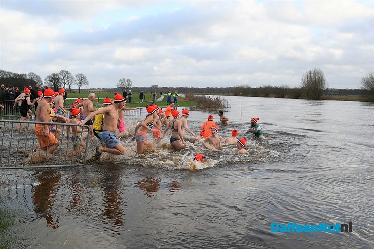 Boeren, burgers, buitenlui en politici het water in voor ALS - Foto: Johan Bokma