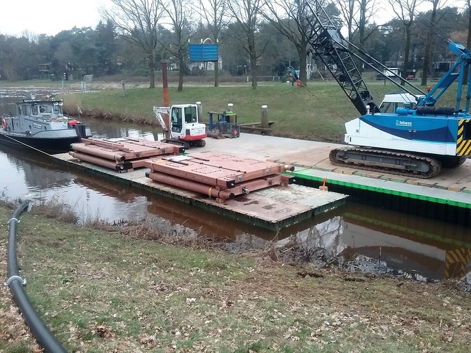 De oude sluisdeuren worden vervangen - Foto: Eigen geleverde foto
