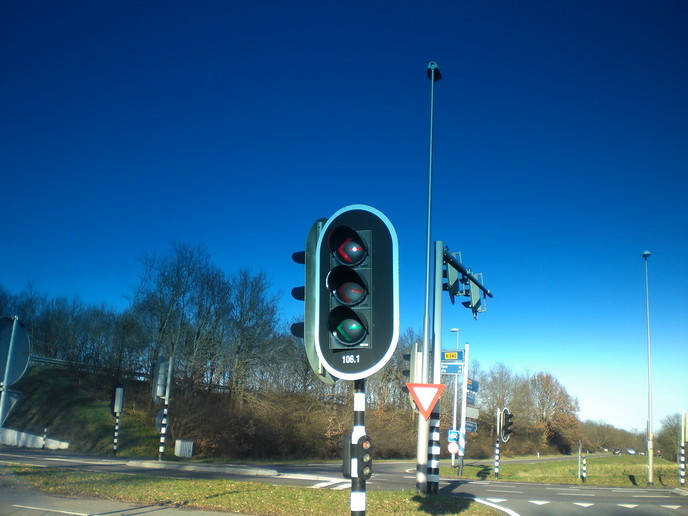 Soms is het lastig kiezen: stoppen of doorrijden? - Foto: Eigen geleverde foto