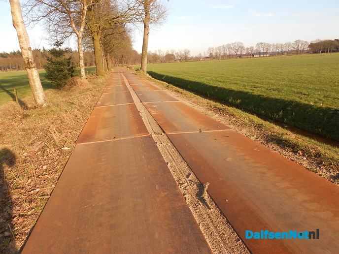Verroest, een weg!