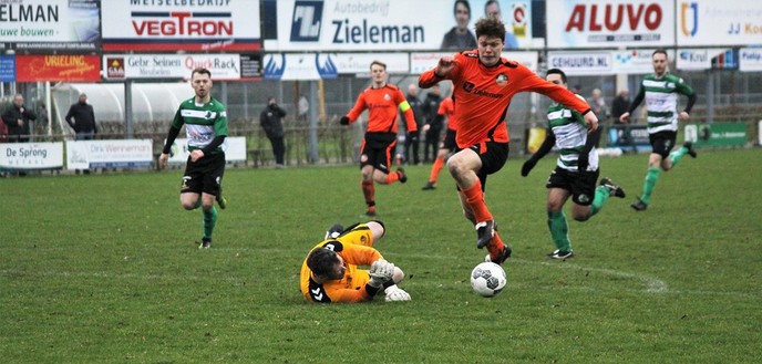 Voetbal gestaakt door sneeuwval - Foto: Eigen geleverde foto