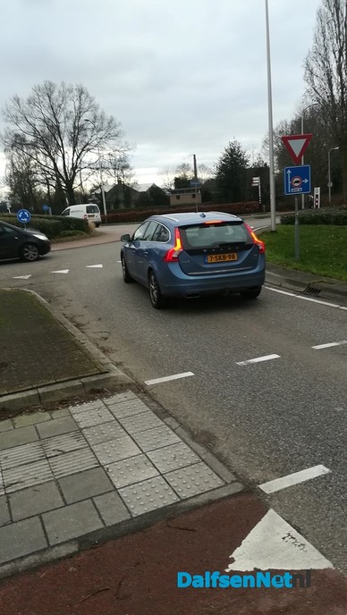 Fiets-onveilige -rotonde Wilhelminastraat Dalfsen - Foto: Ingezonden foto