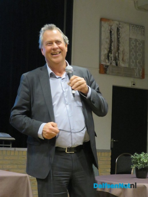 Plaatselijk belang Oudleusen en bezoek college - Foto: Wim
