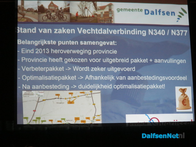 Plaatselijk belang Oudleusen en bezoek college - Foto: Wim