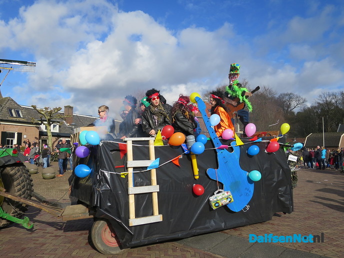 Prachtige carnavalsoptocht in Hoonhorst - Foto: Wim