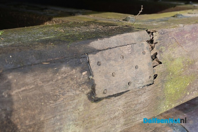 Nieuwe sluisdeuren voor Vilsteren aangekomen in Dalfsen - Foto: Johan Bokma