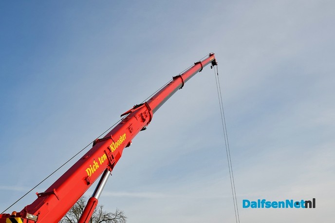 Nieuwe sluisdeuren voor Vilsteren aangekomen in Dalfsen - Foto: Johan Bokma