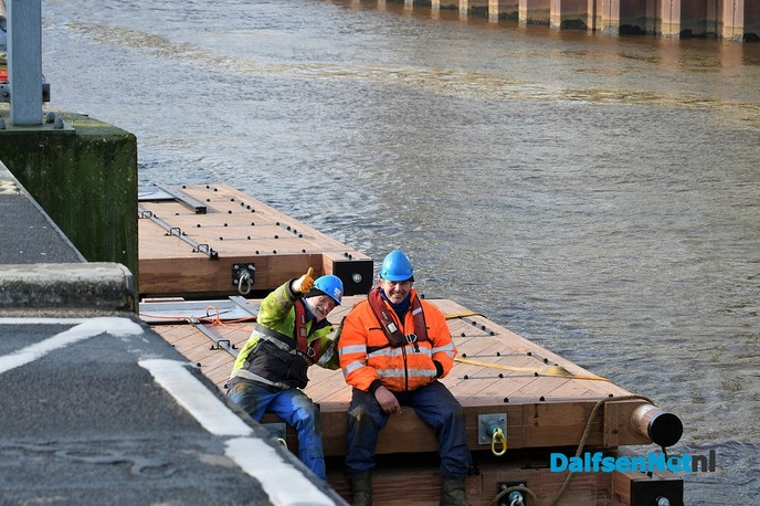 Nieuwe sluisdeuren voor Vilsteren aangekomen in Dalfsen - Foto: Johan Bokma