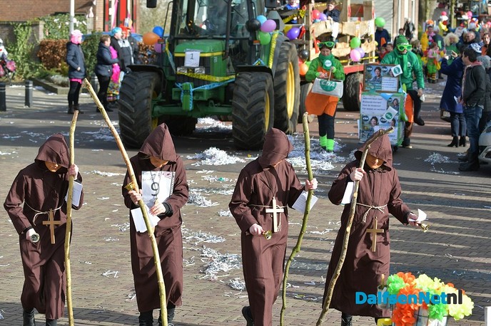 Prachtige carnavalsoptocht in Hoonhorst - Foto: Johan Bokma