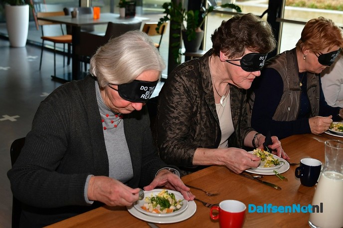 Blinde lunch in de Trefkoele+ - Foto: Johan Bokma