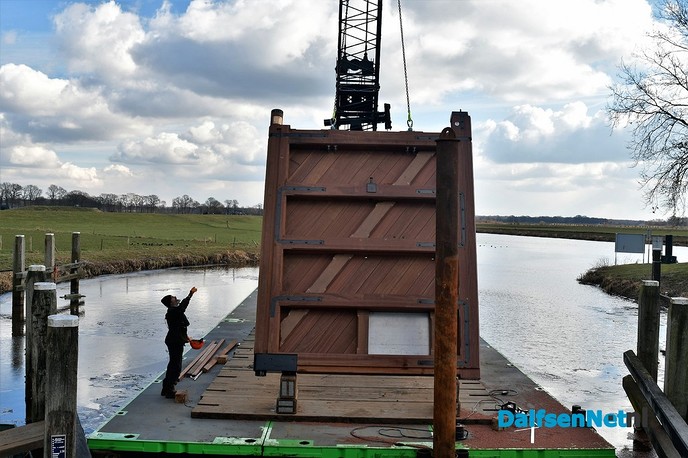 Sluisdeuren op transport 3 - Foto: Johan Bokma