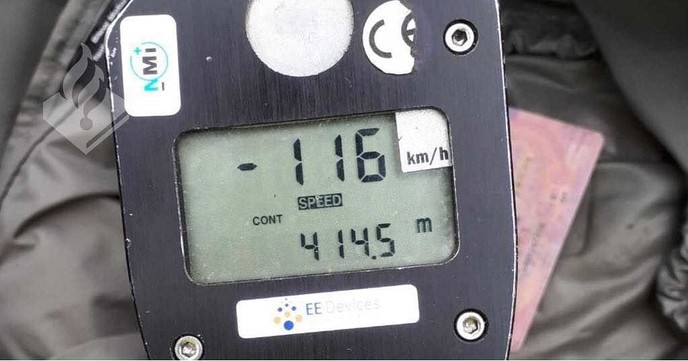 Snelheidsmeting Vilstersedijk: rijbewijs en mogelijk baan kwijt - Foto: Politie