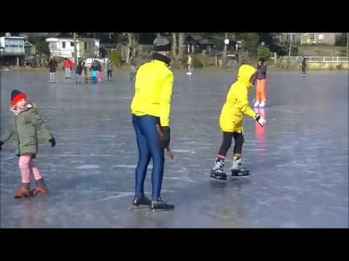 Schaatsplezier bij ijsclub “de Poel”Oudleusen.(Video)