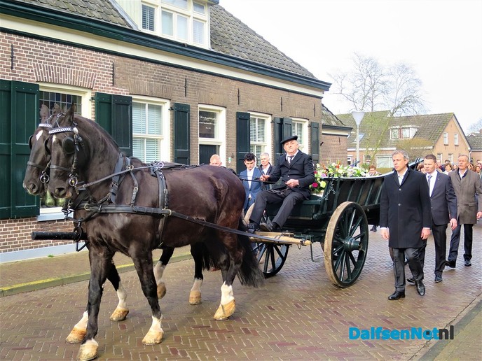 Bijzondere begrafenisstoet in Hoonhorst - Foto: Wim