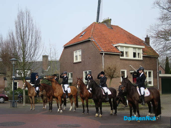 Bijzondere begrafenisstoet in Hoonhorst - Foto: Wim