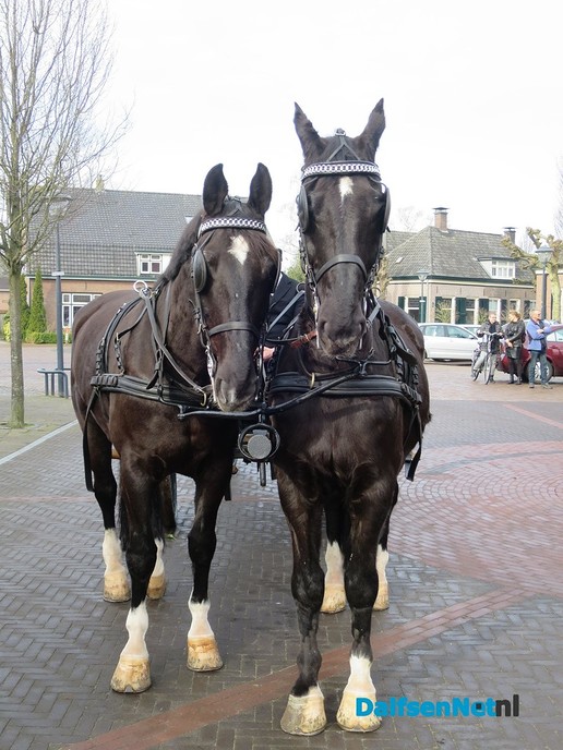 Bijzondere begrafenisstoet in Hoonhorst - Foto: Wim