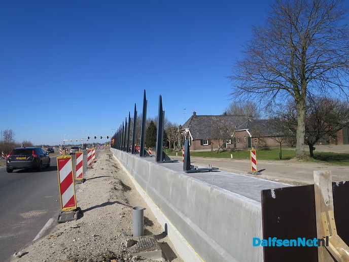 Bouw geluidsschermen RW 35 - Foto: Wim