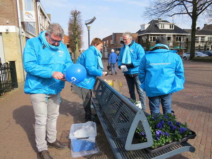 Bloemetjes buiten zetten: lente! - Foto: Eigen geleverde foto