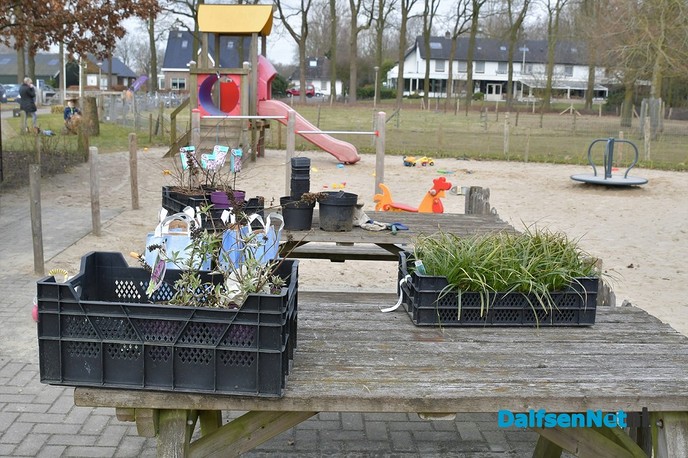 Buitenklussen bij Stichting Natuurboerderij Dalfsen, NL Doet - Foto: Johan Bokma