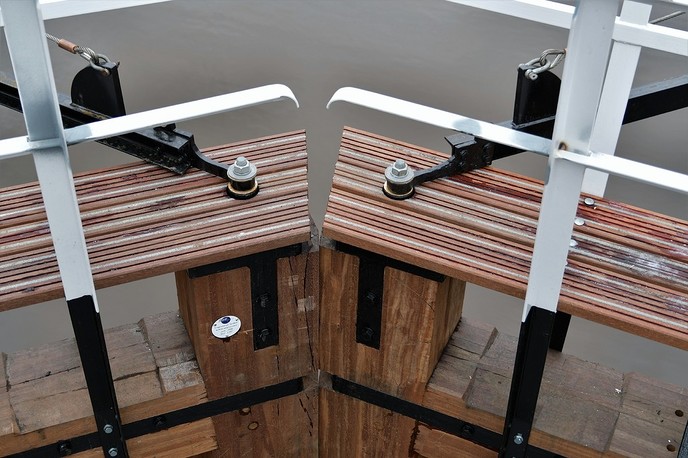 Schutsluizen in Vecht na renovatie weer geopend
