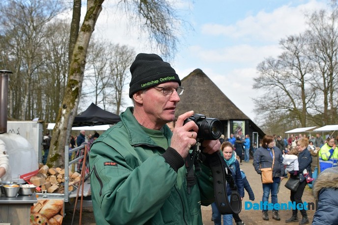 Lammetjesdag bij de schaapskooi lemelerberg. - Foto: Johan Bokma