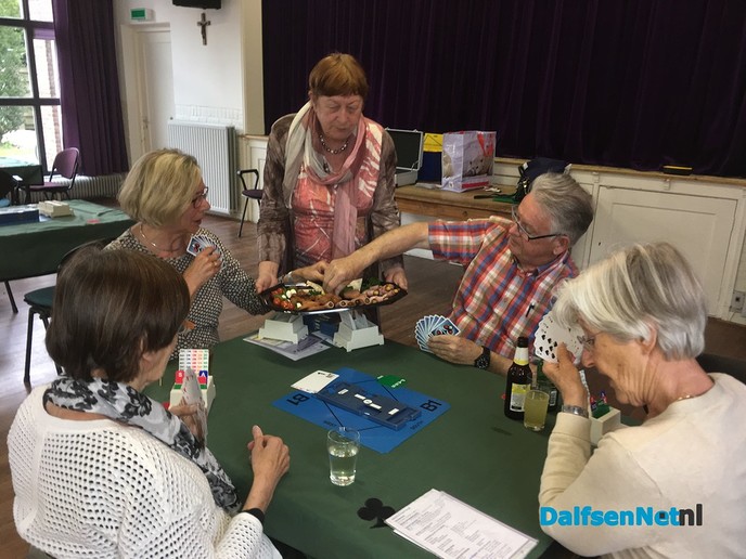 Gezellig bridgen. - Foto: Ingezonden foto