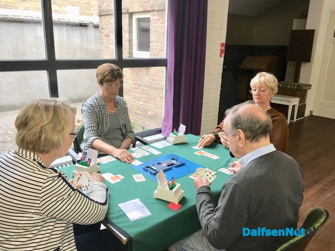 Gezellig bridgen. - Foto: Ingezonden foto