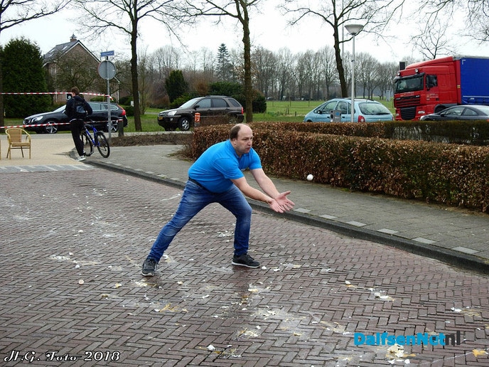 Eieren gooien bij Mansier en Calluna. - Foto: H.G. Foto