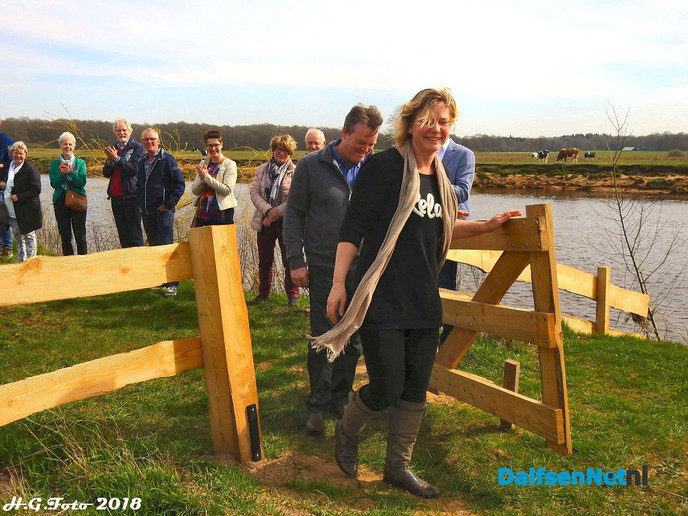 Opening evenemententerrein / Wolfsteeg en het bankje aan de Vecht - Foto: H.G. Foto