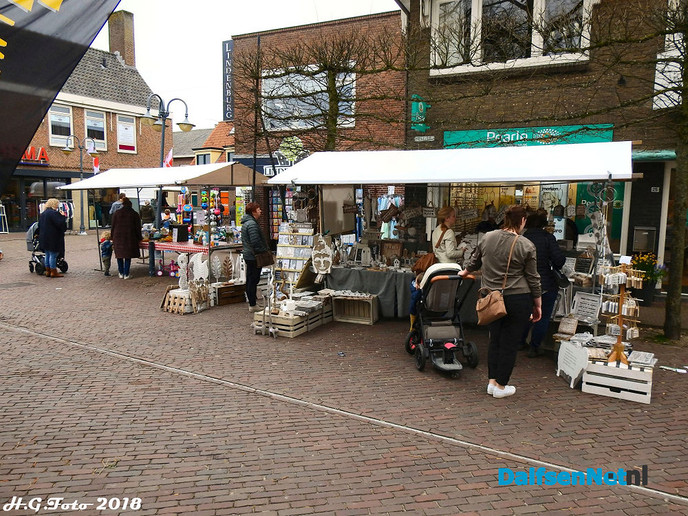 Lente fair in het centrum van Dalfsen. - Foto: H.G. Foto