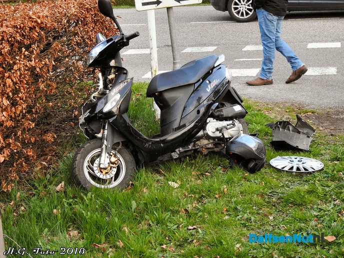 Aanrijding bij café restaurant Madrid aan de tolhuisweg.(update) - Foto: H.G. Foto