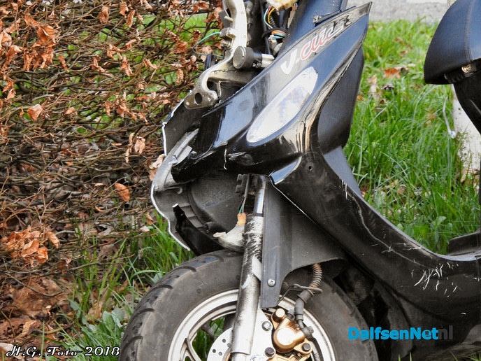 Aanrijding bij café restaurant Madrid aan de tolhuisweg.(update) - Foto: H.G. Foto