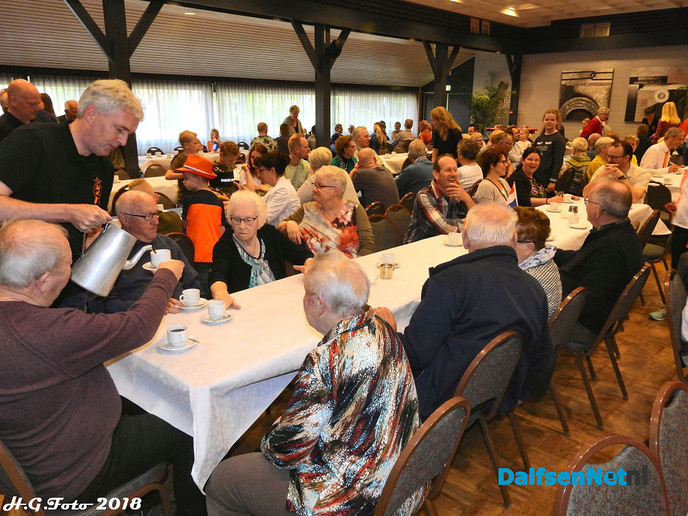 Dorpsontbijt & Aubade Oudleusen. - Foto: H.G. Foto