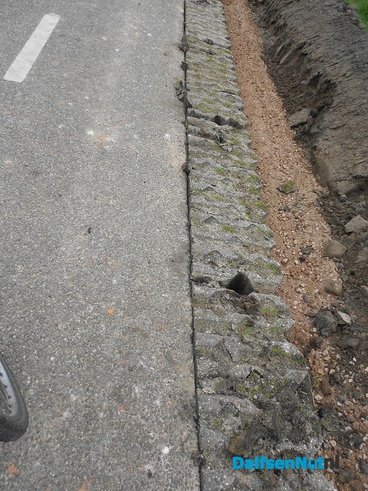 Herleggen bermkeien Heinoseweg