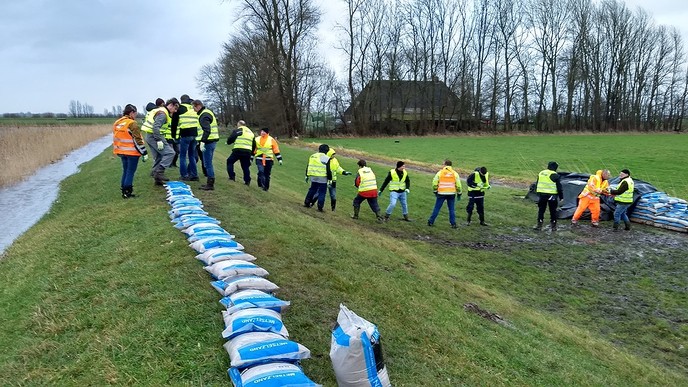 Ook dijk Vecht voldoet nog niet aan de normen - Foto: Eigen geleverde foto