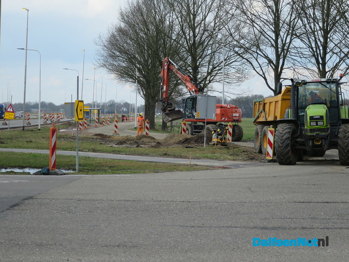 RW 35 geluidsscherm en nooit meer zon en wind - Foto: Wim